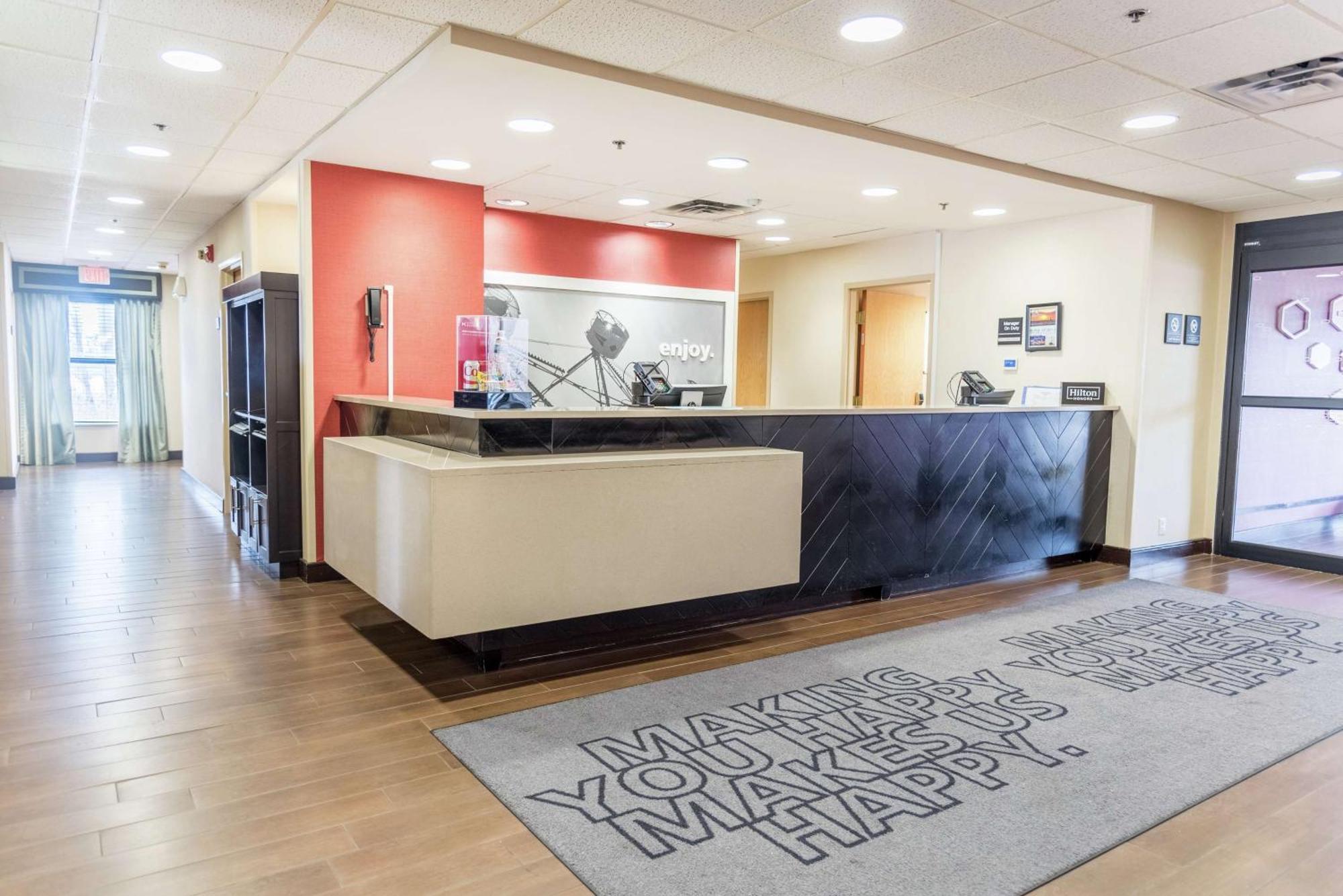 Hampton Inn Muskegon Muskegon Heights Екстериор снимка