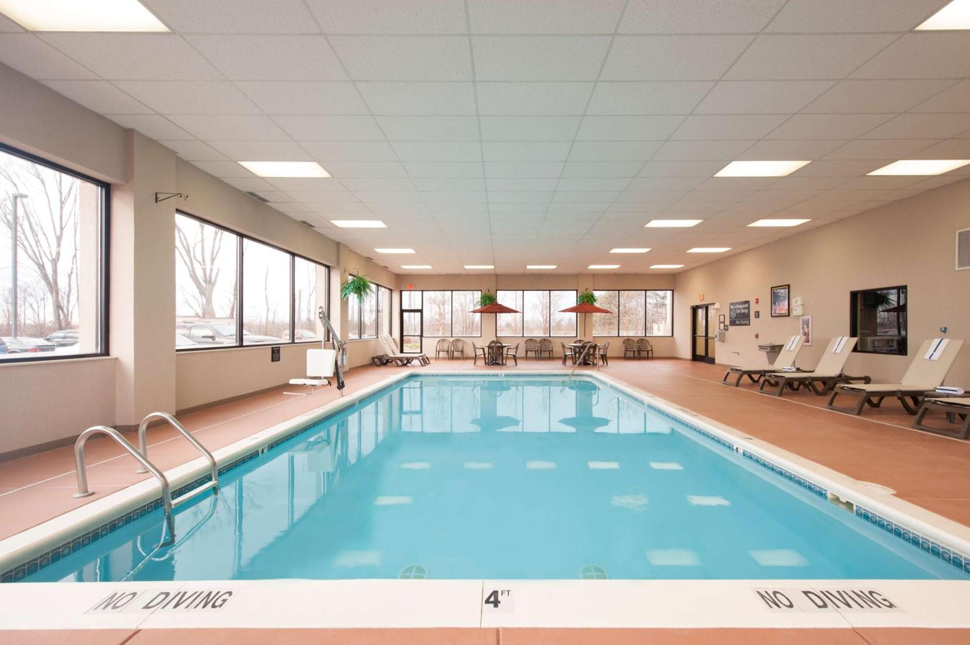 Hampton Inn Muskegon Muskegon Heights Екстериор снимка
